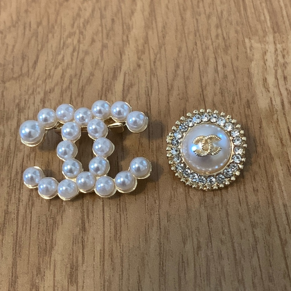 Designer inspired brooches VGUC